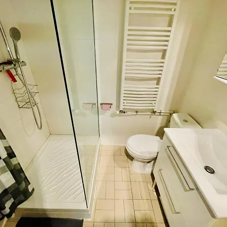 Apartment Renove Pour 2 Pers, Centre Port, Proche Plage, Parking Inclus - Cap D'agde - Fr-1-723-13 *
